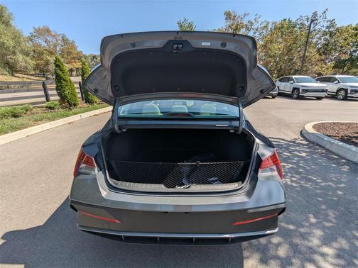 2025 Hyundai ELANTRA HEV SEL Sport