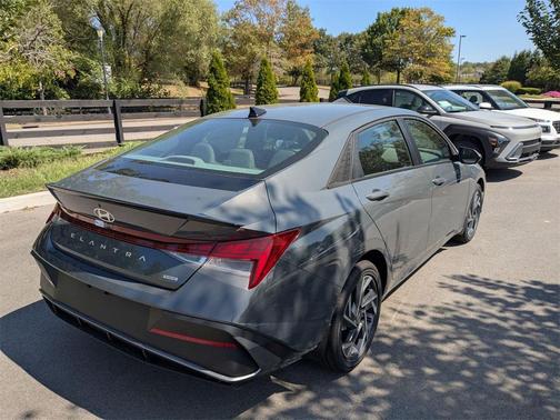 2025 Hyundai ELANTRA HEV SEL Sport