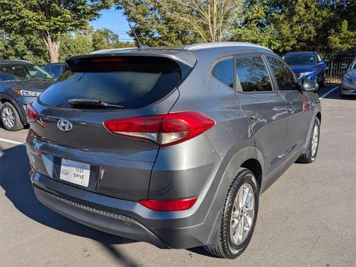 2016 Hyundai TUCSON SE