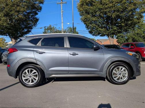 2016 Hyundai TUCSON SE