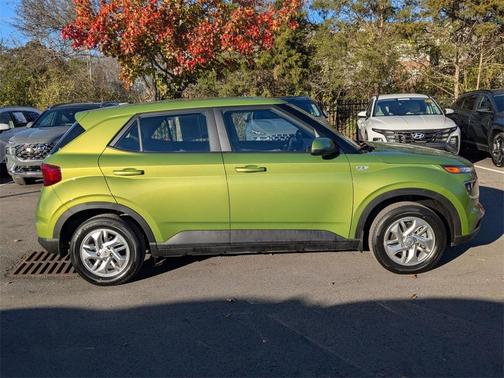 2023 Hyundai VENUE SE