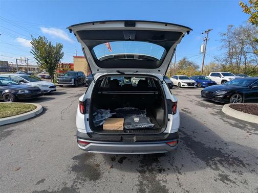 2026 Hyundai TUCSON SE