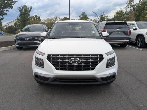 2024 Hyundai VENUE SEL