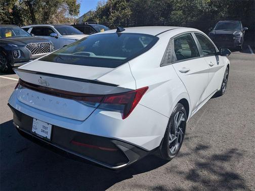 2025 Hyundai ELANTRA Sport
