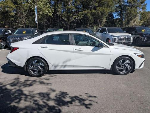 2025 Hyundai ELANTRA Sport