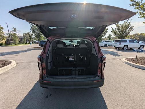 2023 Toyota Sienna LE