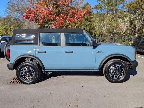 2022 Ford Bronco Base