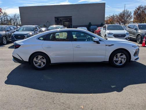 2025 Hyundai SONATA SE