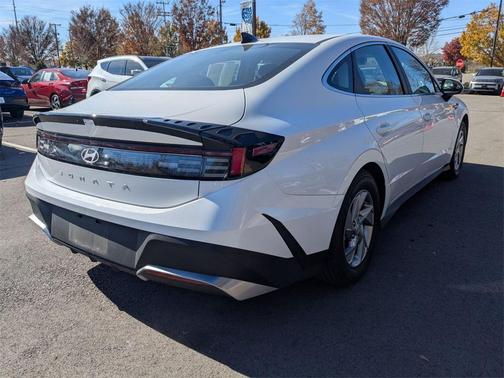 2025 Hyundai SONATA SE