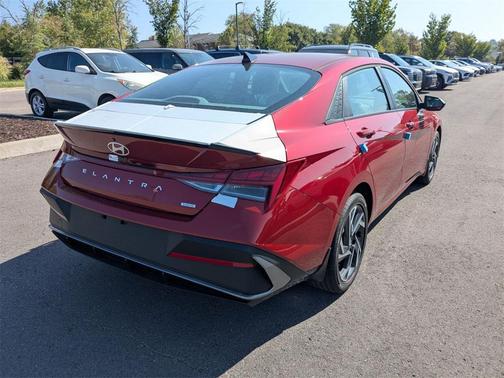 2025 Hyundai ELANTRA HEV SEL Sport