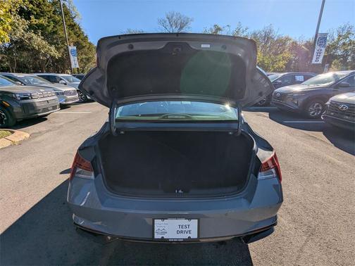 2022 Hyundai ELANTRA Limited