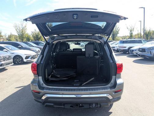 2017 Nissan Pathfinder Platinum
