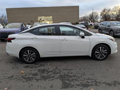 2022 Nissan Versa 1.6 SV