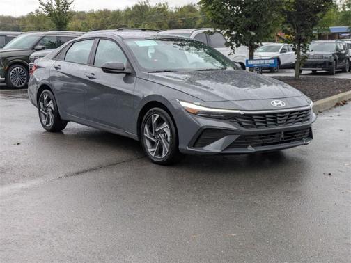 2025 Hyundai ELANTRA HEV SEL Sport