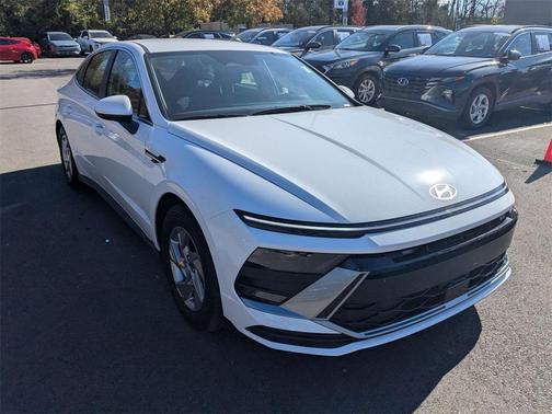 2025 Hyundai SONATA SE