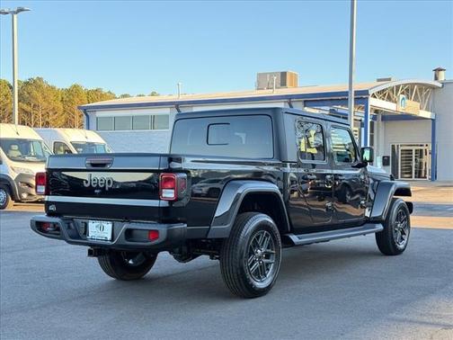 2024 Jeep Gladiator Sport S