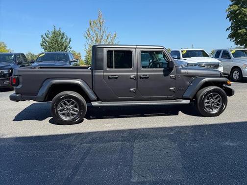 2025 Jeep Gladiator Sport S