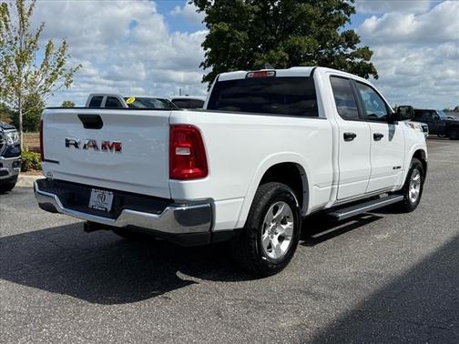 2025 RAM 1500 Big Horn Quad Cab 4x2 64' Box