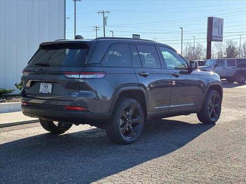 2023 Jeep Grand Cherokee Limited 4x2