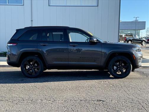 2023 Jeep Grand Cherokee Limited 4x2