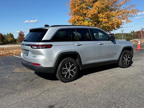 2024 Jeep Grand Cherokee Limited 4x2