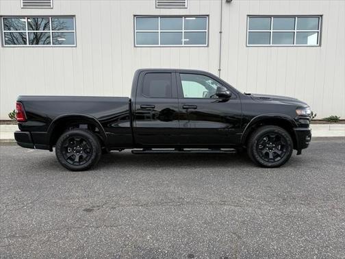 2025 RAM 1500 Big Horn Crew Cab 4x4 64' Box