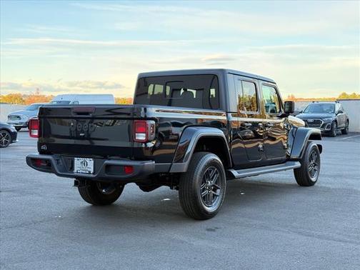 2024 Jeep Gladiator Sport S