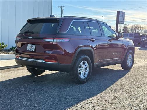 2025 Jeep Grand Cherokee Laredo 4x2