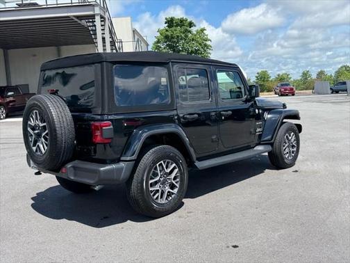 2024 Jeep Wrangler 4-Door Sahara 4x4