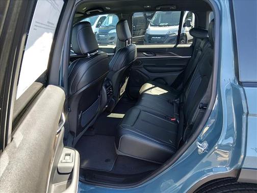Blue 2027 Jeep Grand Cherokee Limited