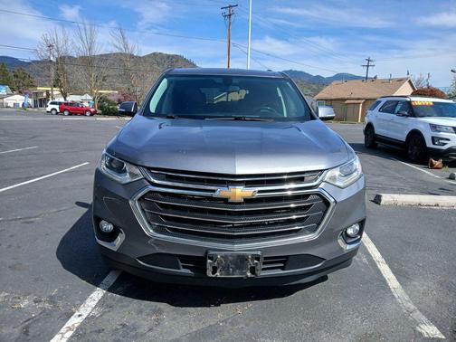 Gray 2019 Chevrolet Traverse LT Cloth