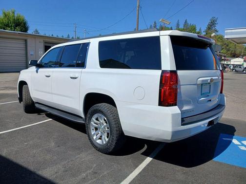 Summit White 2020 Chevrolet Suburban LT