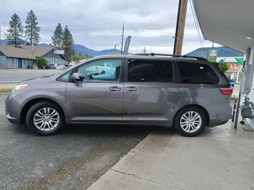 Predawn Gray Mica 2016 Toyota Sienna XLE