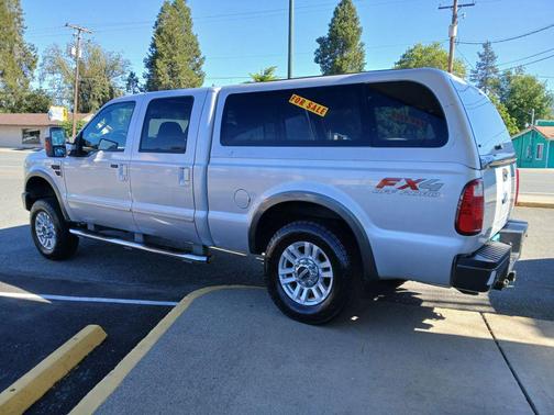 Silver Clearcoat Metallic 2008 Ford F-250 Lariat