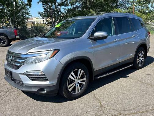 Lunar Silver Metallic 2017 Honda Pilot EX-L