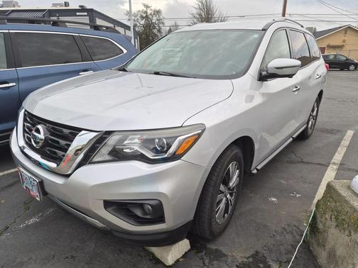 2018 Nissan Pathfinder SL