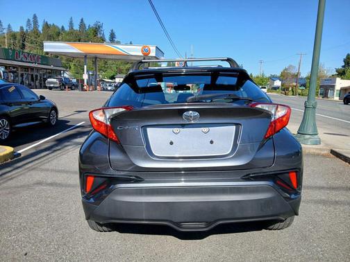 Magnetic Gray Metallic 2018 Toyota C-HR XLE Sport Utility 4D