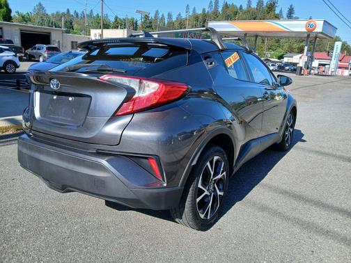 Magnetic Gray Metallic 2018 Toyota C-HR XLE Sport Utility 4D