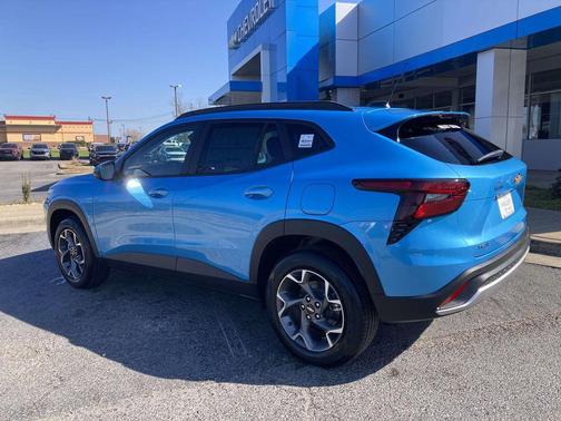 Marina Blue Metallic 2026 Chevrolet Trax LT