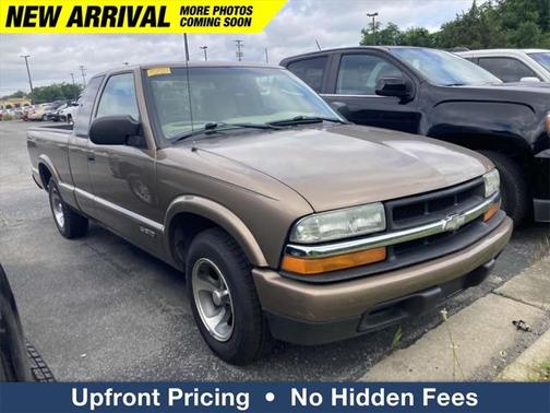 2002 Chevrolet S-10 Base
