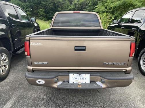2002 Chevrolet S-10 Base