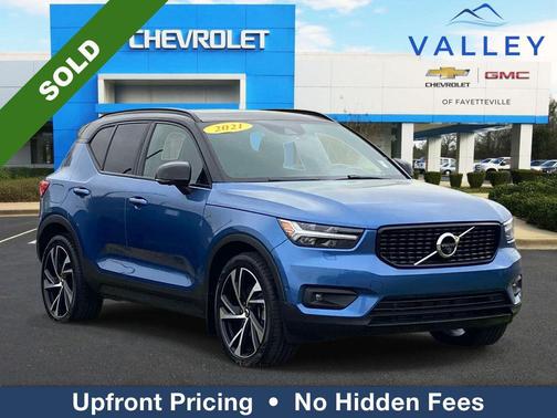 Blue Metallic 2021 Volvo XC40 T4 R-Design