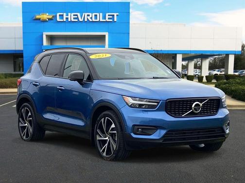 Blue Metallic 2021 Volvo XC40 T4 R-Design