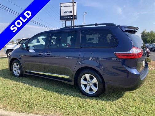 2019 Toyota Sienna LE