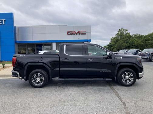 Onyx Black 2026 GMC Sierra 1500 SLE