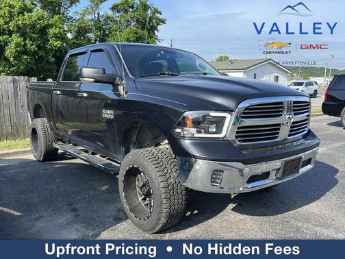 Brilliant Black Crystal Pearlcoat 2016 RAM 1500 Big Horn