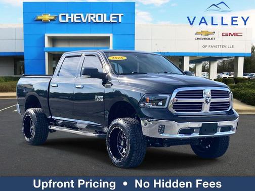 Brilliant Black Crystal Pearlcoat 2016 RAM 1500 Big Horn