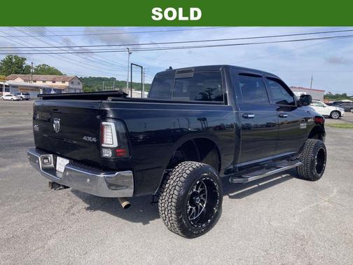 Brilliant Black Crystal Pearlcoat 2016 RAM 1500 Big Horn