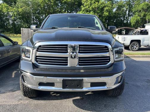Brilliant Black Crystal Pearlcoat 2016 RAM 1500 Big Horn