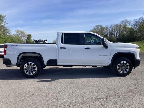 2026 Chevrolet Silverado 2500 Custom